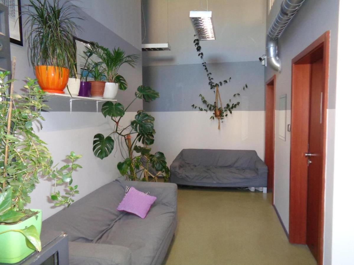 Go Hostel Rewolucji 罗兹 外观 照片
