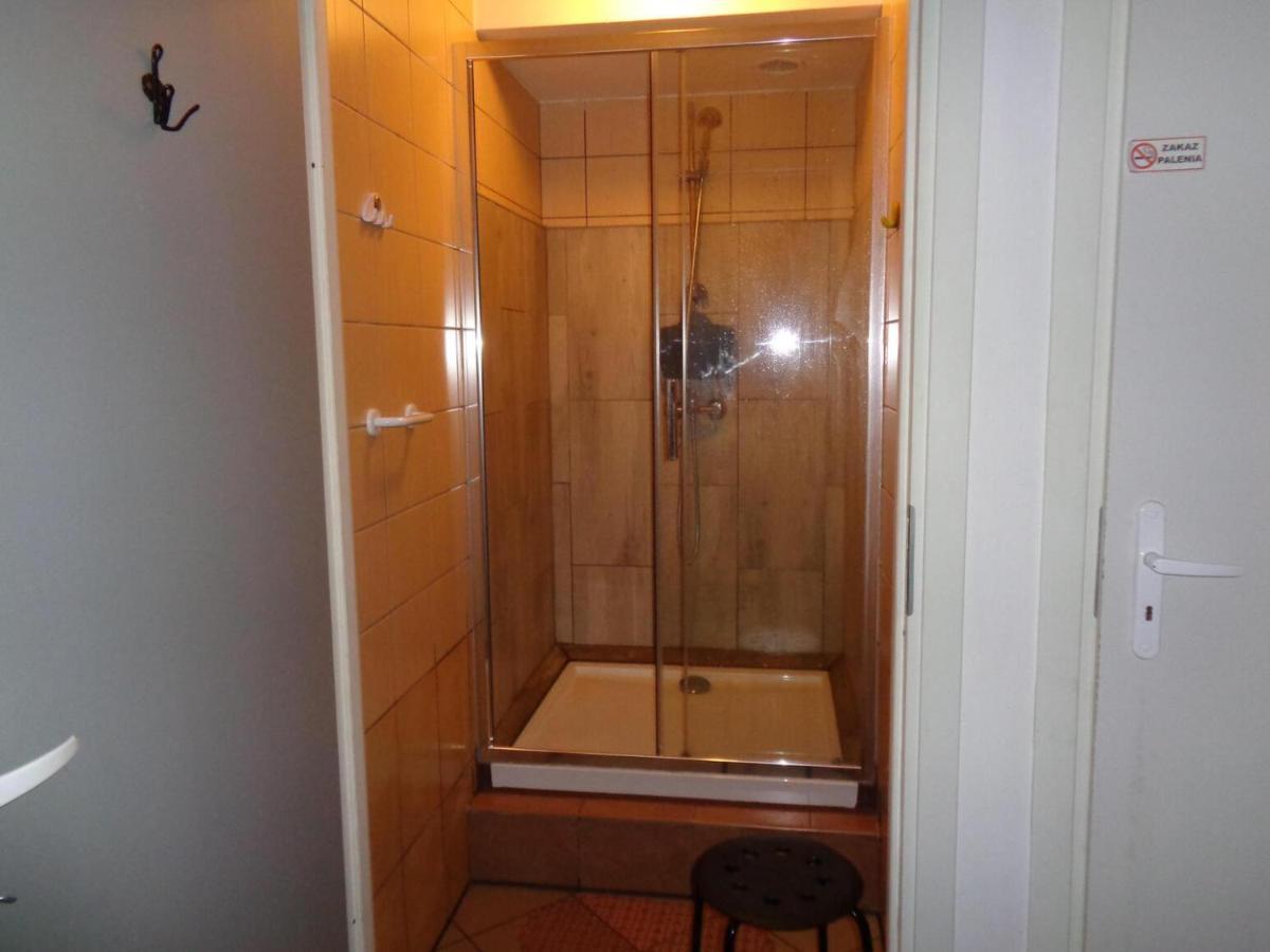 Go Hostel Rewolucji 罗兹 外观 照片