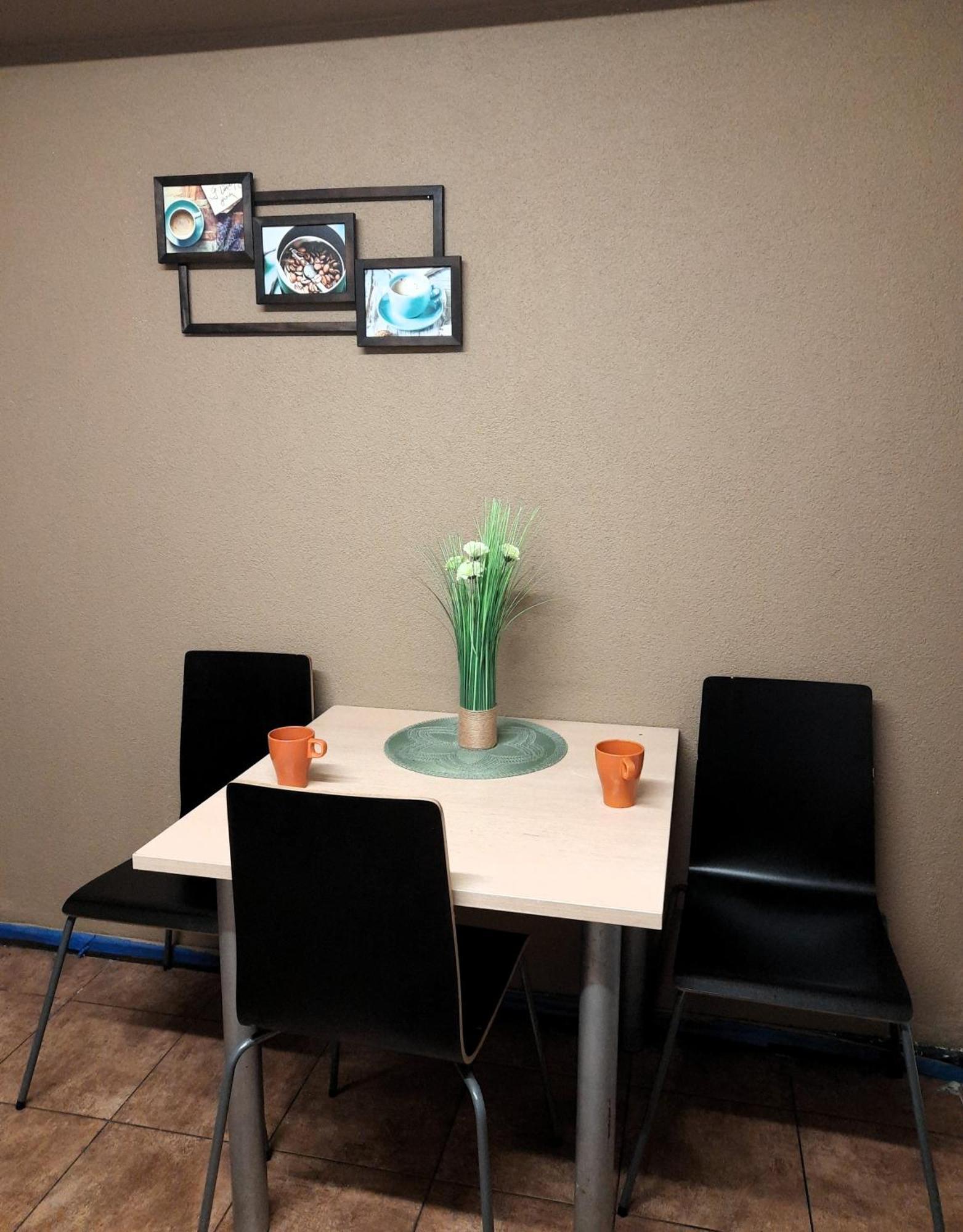 Go Hostel Rewolucji 罗兹 外观 照片