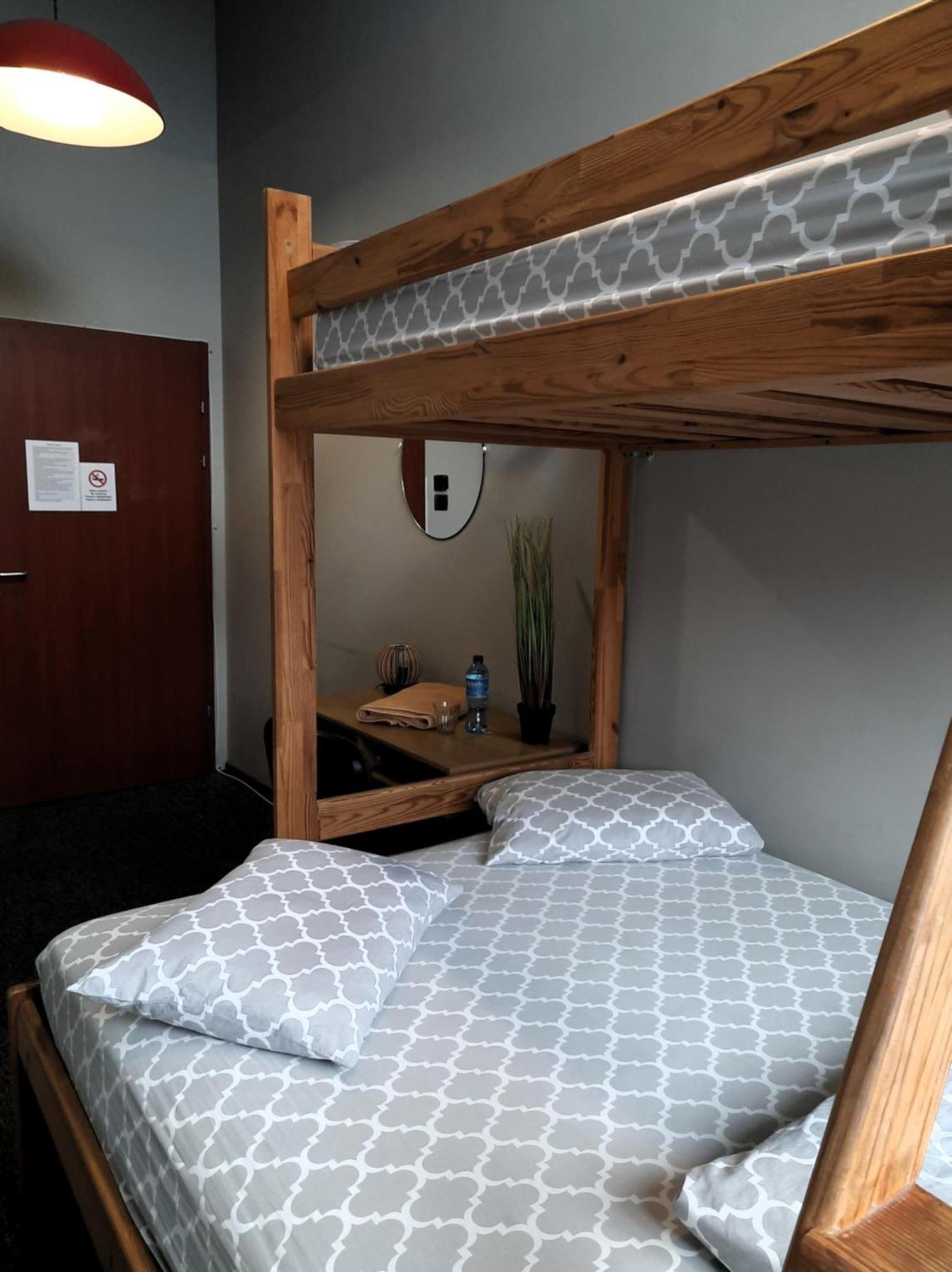 Go Hostel Rewolucji 罗兹 外观 照片